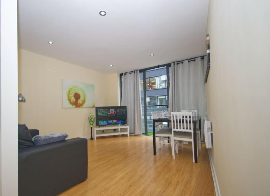 Alluring 2 Bedroom Leeds City Centre Apartment- Self Check-In,Balconied Apartment מראה חיצוני תמונה